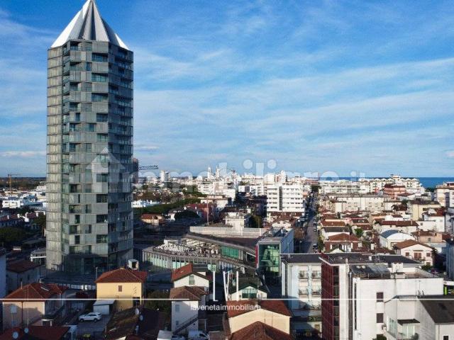 Trilocale via Ippolito Nievo, 22, Lido Centro Ovest, Jesolo