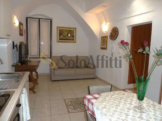 Trilocale via Luca Spinola 1, Centro Storico, Sanremo