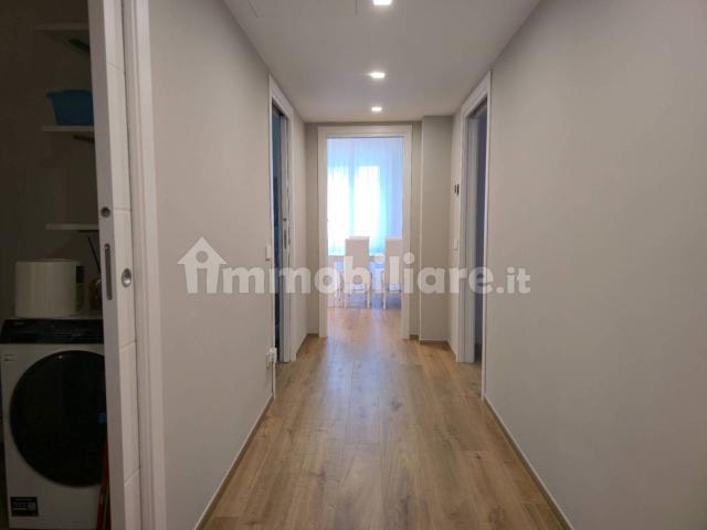 Trilocale via Luciano Zuccoli 7, Cederna, Monza