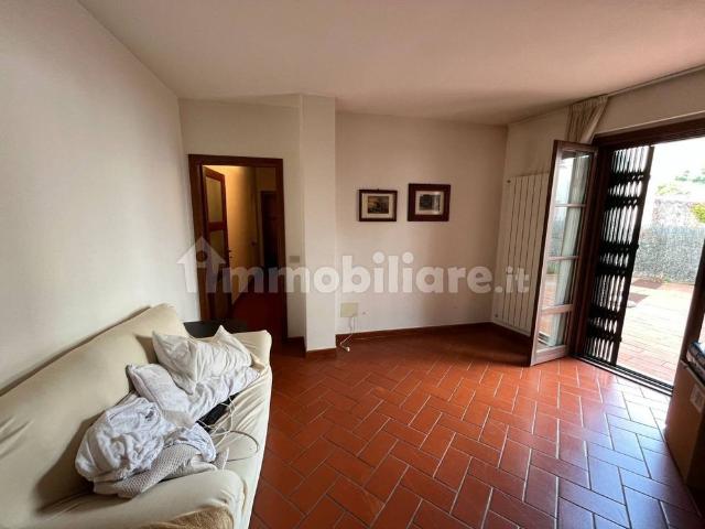 Trilocale via Luigi Staffetti, Centro, Massa