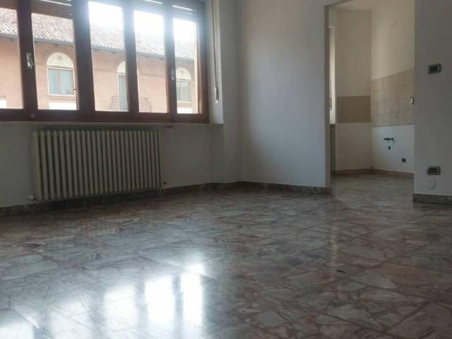 Trilocale via Leinì 14, Volpiano