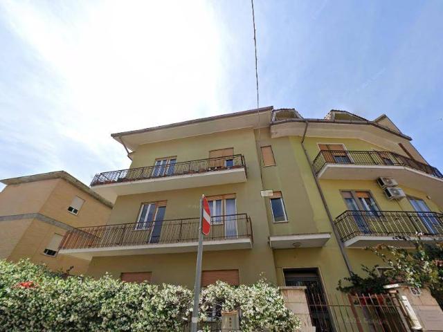 Trilocale via Livorno 63, Centro, Ladispoli