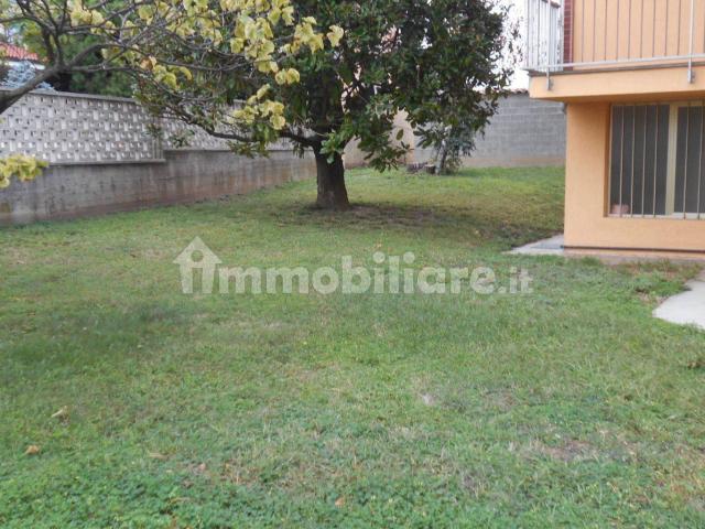 Trilocale via Pasquale Bertazzi 43, Centro, Cigliano