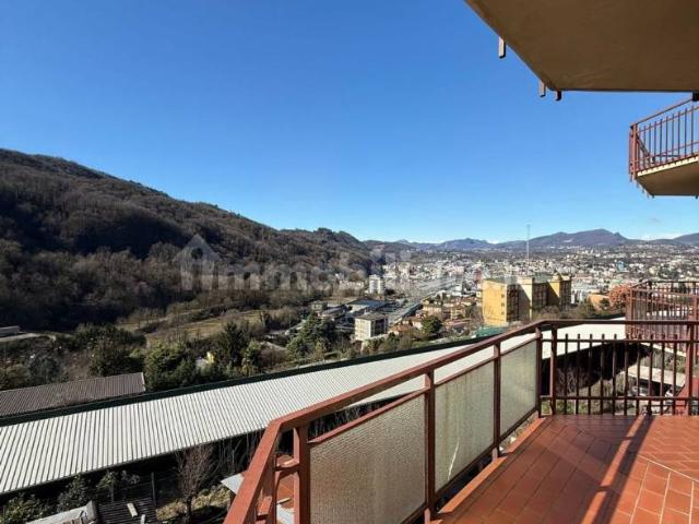 Trilocale via Papa Pio XI 83, Sagnino, Como