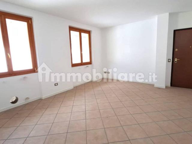 Trilocale via Pezze, Adrara San Rocco