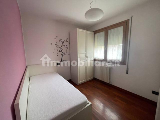 Trilocale via Piave 21, Centro, Dolo