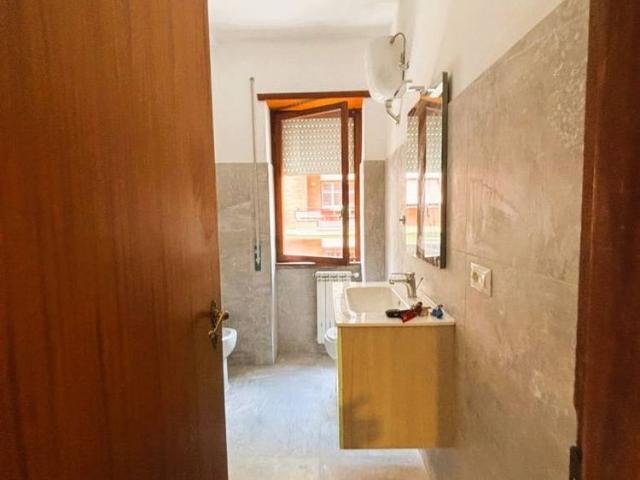 Trilocale via Pietro Sensini 34, Pigneto, Roma