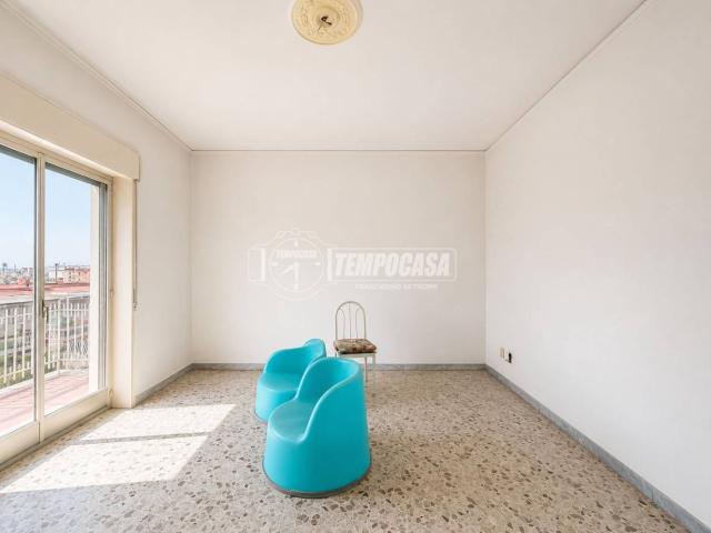 Trilocale via Pio XII 24, Centro, Casoria