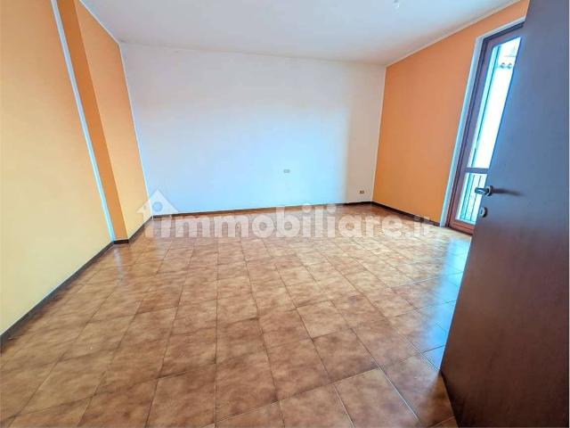 Trilocale via Piola, 3, Centro, Inzago