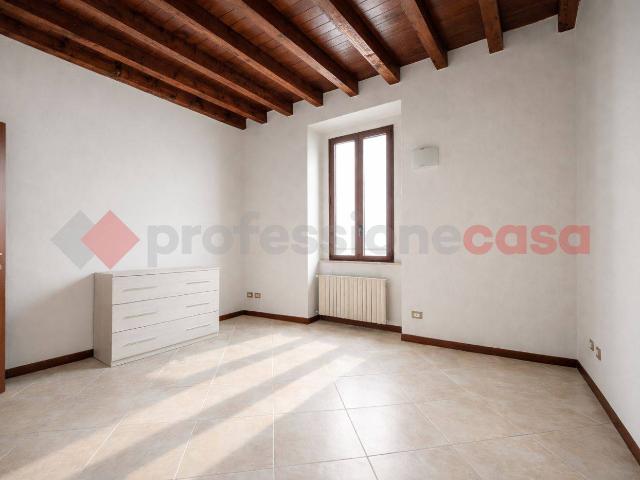 Trilocale via Poli, Centro, Arona