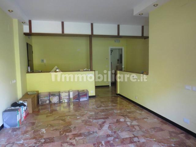 Trilocale via Pontasso 12, Centro, Casella