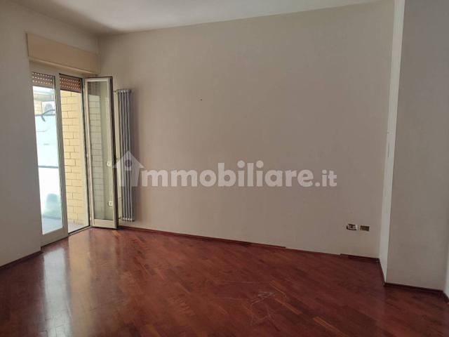 Trilocale via Ponti Rossi 210, San Carlo All'Arena, Napoli