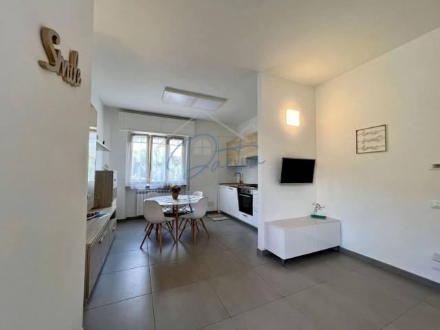 Trilocale via Pontremoli, 91, Marina di Massa Centro, Massa