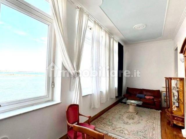 Trilocale via Porto Innocenziano, Centro Storico, Anzio