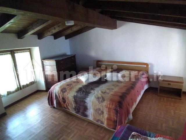Trilocale via Prada 10, Magugnano, Brenzone sul Garda