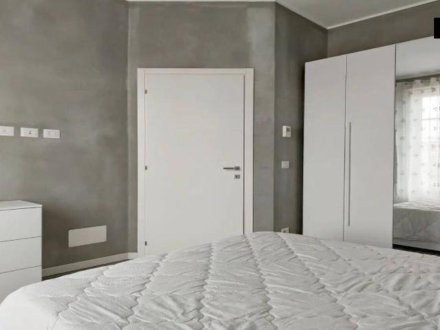 Trilocale via Privata San Basilio, Bicocca, Milano