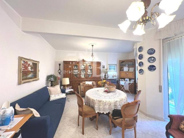 Trilocale via Privata Palme 36, Centro, Recco