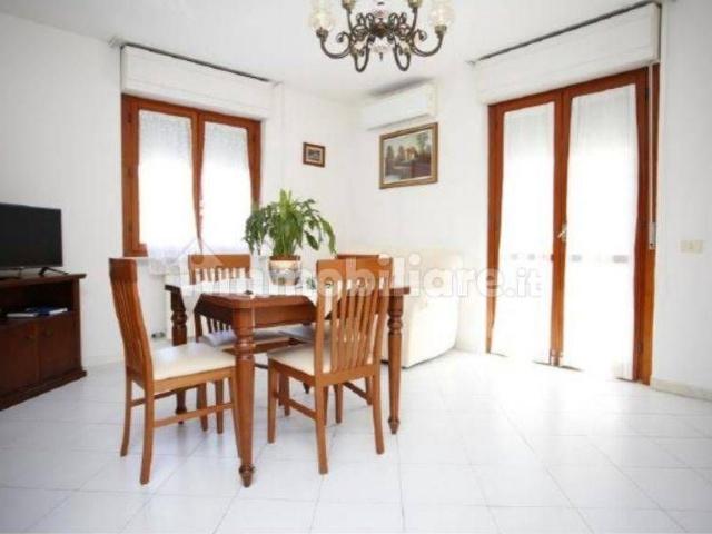 Trilocale via Provinciale Avenza Sarzana 18D, Avenza, Carrara