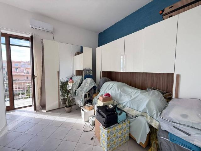 Trilocale via Raimondo Annecchino 131, Arco Felice, Pozzuoli
