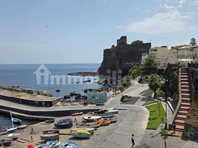 Trilocale via Re Martino 206, Centro, Aci Castello