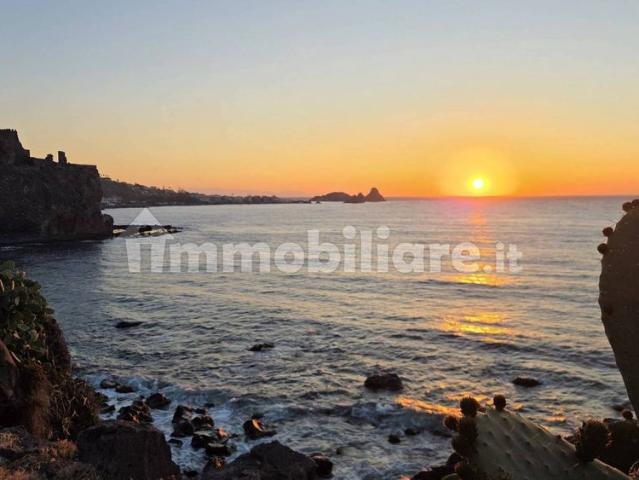 Trilocale via Re Martino 206, Centro, Aci Castello