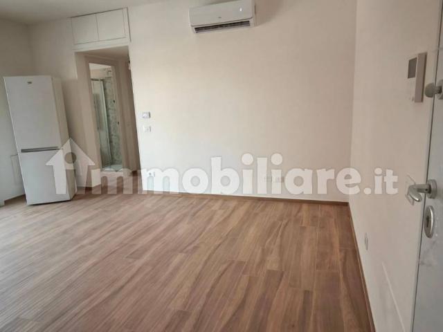 Trilocale via Roccabernarda, Anagnina, Roma