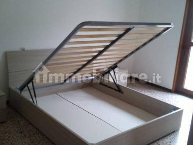 Trilocale via Rogerio 34, Dante Cheope, Piacenza