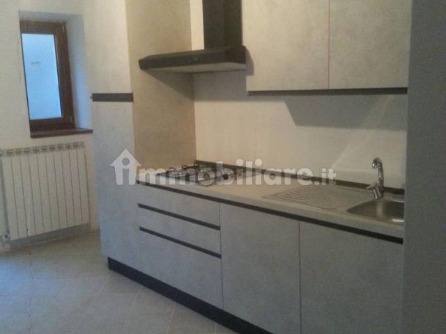 Trilocale via Roma 78, Centro, Viggiù