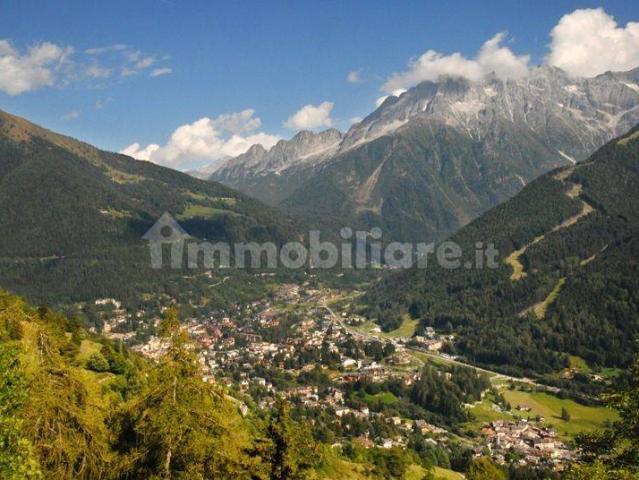 Trilocale via Roma 84, Centro, Ponte di Legno