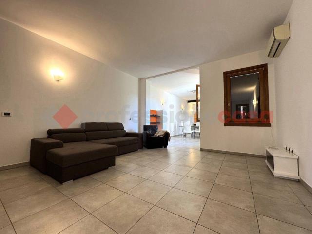 Trilocale via Roma, Centro, Isola della Scala