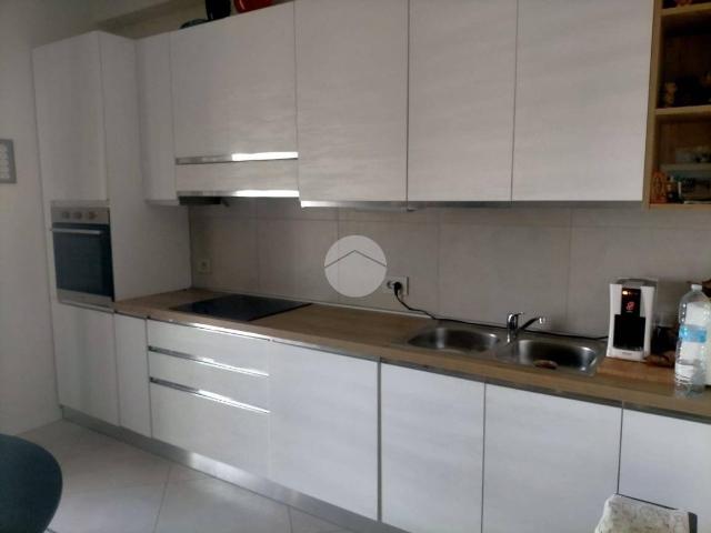 Trilocale via San Zeno 106, Rivoltella, Desenzano del Garda