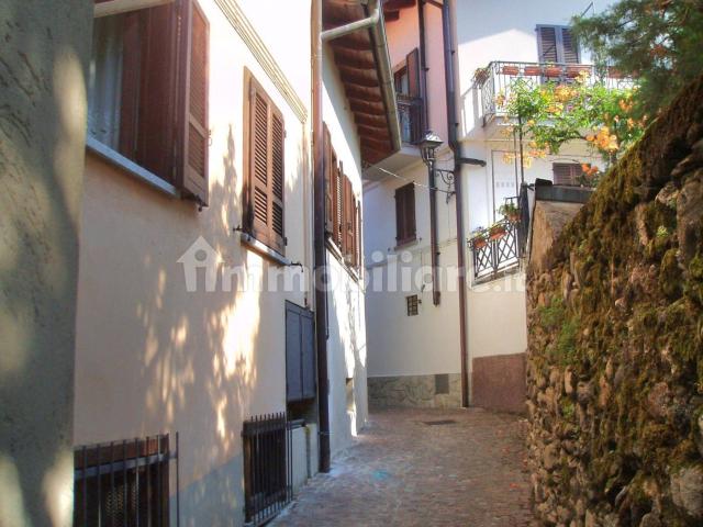 Trilocale via San Giovanni 12, Centro, Domaso