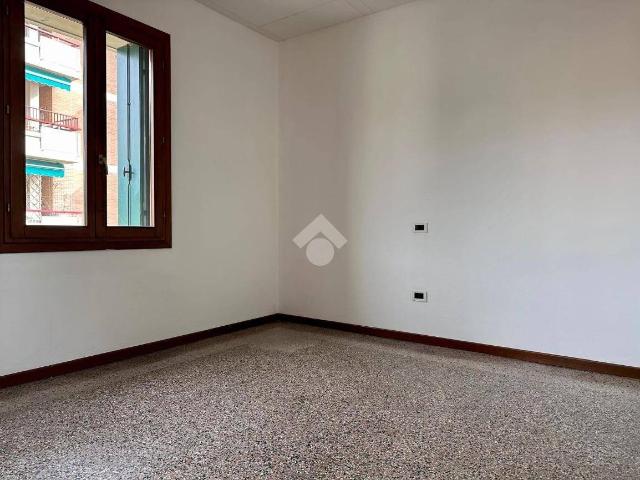 Trilocale via San Giovanni Bosco, Centro, Bassano del Grappa