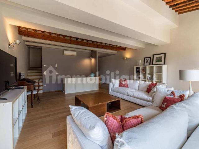 Trilocale via San Nicolao, Piazza Anfiteatro Torre Guinigi, Lucca