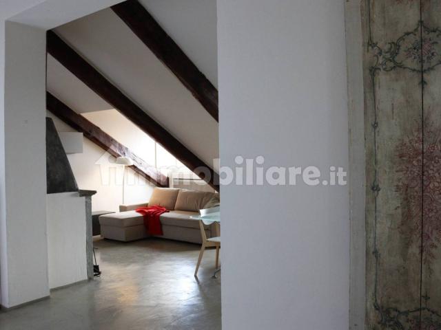 Trilocale via Sardegna, Washington, Milano