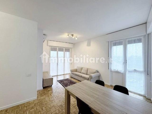 Trilocale via Tevere 20, Taccona, Monza