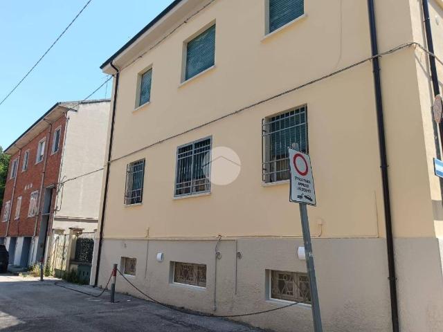 Trilocale via Tito Strozzi 24, San Benedetto, Ferrara