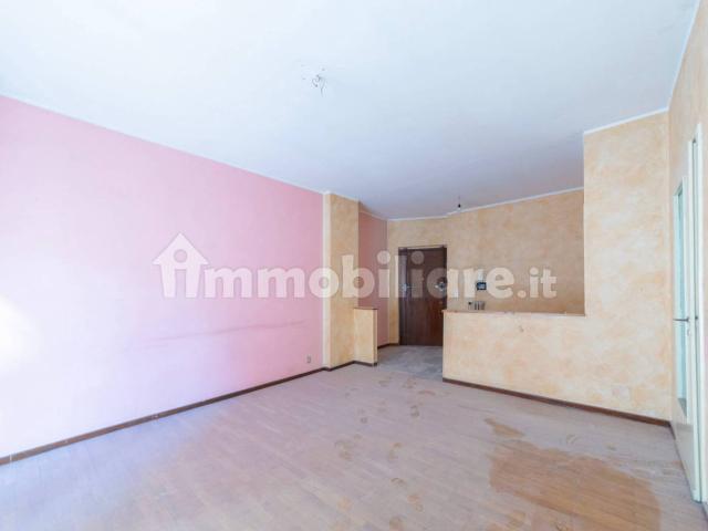Trilocale via Trento 38, Centro Città, San Paolo, Biella