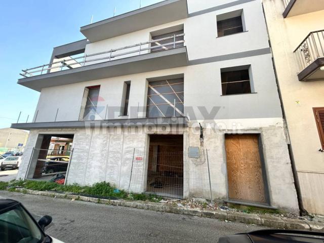 Trilocale via U. Foscolo Ang. Settembrini, Centro, Pachino