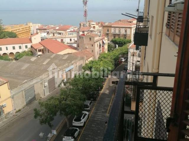 Trilocale via Umberto I 65, Centro, Cefalù