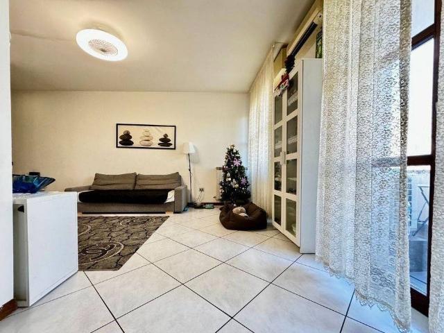 Trilocale via Umbria 60, Brozzi, Firenze