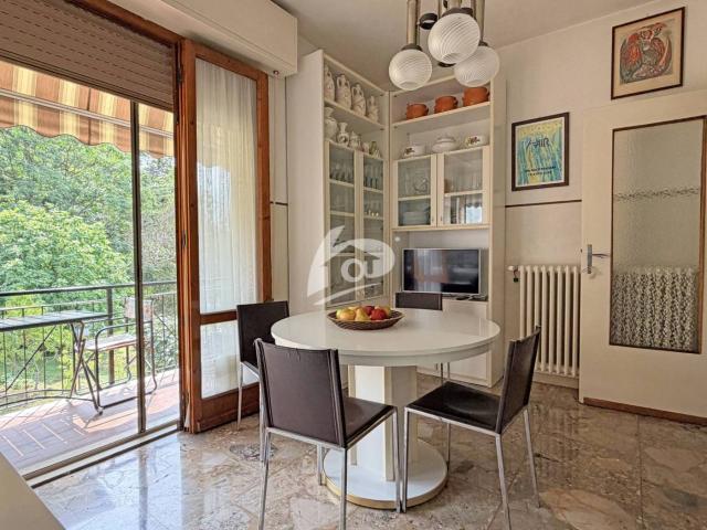 Trilocale via Vararo 18, Centro, Cittiglio