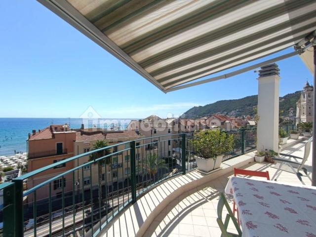 Trilocale via Vercelli 4, Laigueglia