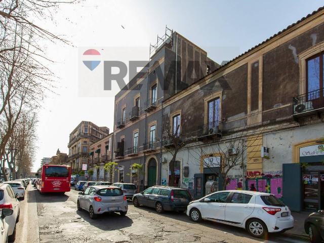 Trilocale via VI Aprile 81, Centro Storico, Catania