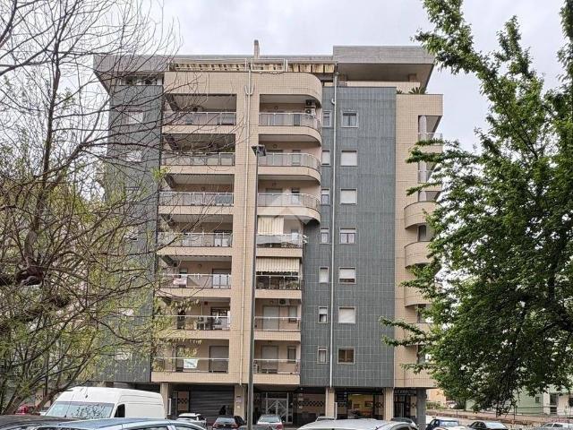 Trilocale via Vincenzo Di Benedetto, Panebianco Tribunale, Cosenza