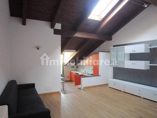 Trilocale via Vittorio Emanuele 58, Centro, Cherasco
