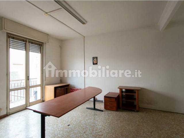 Trilocale via Vittorio Fiorini 6, Zona 2000, Piacenza