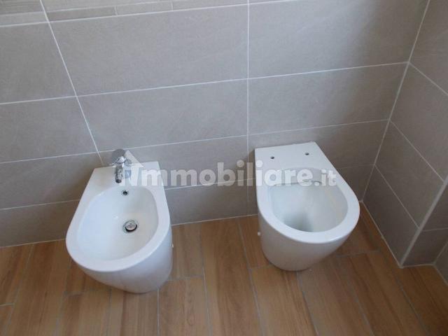 Trilocale via 4 Novembre, Centro, Caronno Pertusella