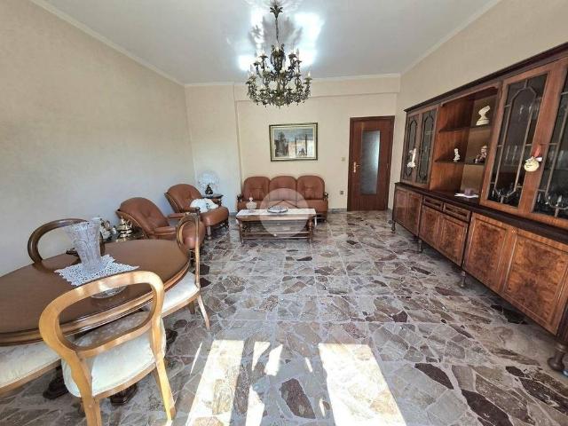 Trilocale viale colli aminei 50, Colli Aminei Capodimonte, Napoli