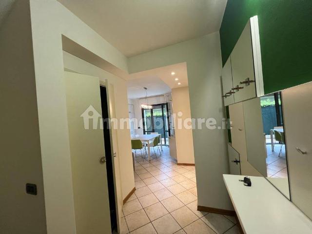 Trilocale viale Cristoforo Colombo, Lido di Camaiore, Camaiore